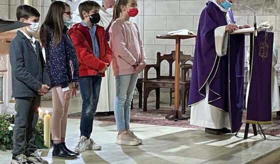 Lancement Première Communion à l’église de la Genette : environ 20 enfants des écoles Fénelon Notre-Dame de La Rochelle étaient présents.