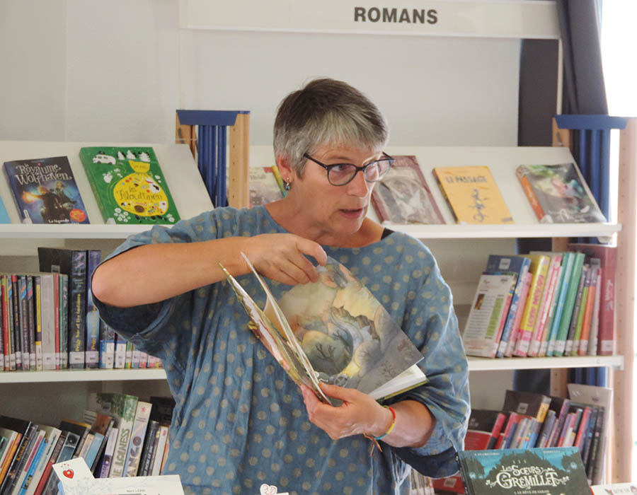 Dans le cadre de l'ARE Plaisir en Littérature, les élèves du Collège Fénelon Notre-Dame de La Rochelle ont rencontré une libraire indépendante