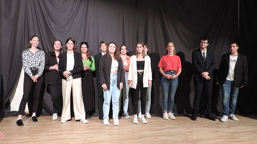 Tous les élèves de 1re Bac Pro Métiers de l’Accueil du Lycée Fénelon Notre-Dame de La Rochelle ont participé au concours Exp’ose.