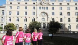 En solidarité avec l'opération Octobre rose, plusieurs membres du personnel de Fénelon Notre-Dame participent à la Course des Demoiselles à Rochefort.
