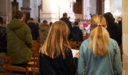 Jeudi dernier, une célébration de l’Avent s’est déroulée en la cathédrale Saint-Louis pour les adultes et élèves pratiquants du Collège et des Lycées Fénelon Notre-Dame de La Rochelle.