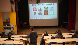 L'association Génération Numérique a rencontré des élèves de 3e du Collège Fénelon Notre-Dame de La Rochelle pour une action de prévention intitulée « Internet et les réseaux sociaux, non au harcèlement ».