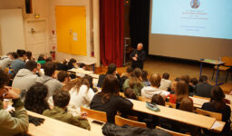 Avec le député de la circonscription, Olivier Falorni, des échanges de qualité sur des sujets concrets ont eu lieu ce lundi avec plusieurs classes du Lycée Fénelon Notre-Dame de La Rochelle.