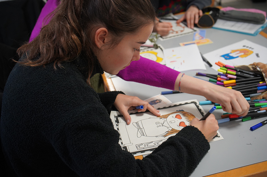 Un atelier manga avec Franck Bascou a été proposé aux élèves de l’ARE Plaisir en Littérature, dans le CDI 4e/3e du Collège Fénelon Notre-Dame de La Rochelle.