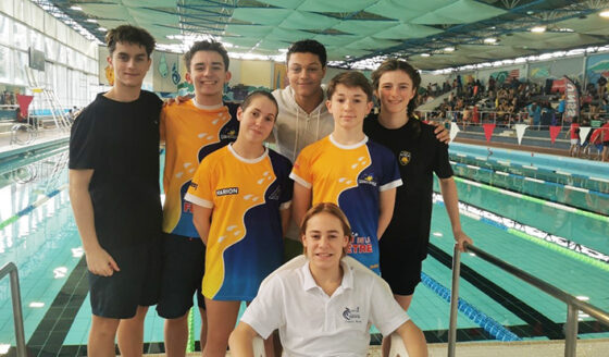 Des collégiens et des lycéens de l'association sportive UNSS de Fénelon Notre-Dame ont disputé une compétition académique de natation à la piscine de La Rochelle.