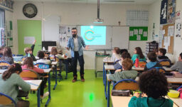 L’association Charnière, spécialisée dans l’Éducation au numérique, est intervenue en CM1 à l’école Fénelon Notre-Dame de La Rochelle.