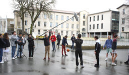 Le tournage du court-métrage pour FestiPREV a débuté mercredisur le terrain de basket du lycée Fénelon Notre-Dame de La Rochelle, en présence de l'éducatrice de Vie scolaire chargée de l'Animation Lycée et Post-Bac, ainsi que de Sallah de l'association Coolisses.