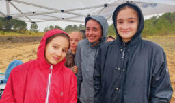 Une équipe de filles déterminées du Collège Fénelon Notre-Dame de La Rochelle a terminé 4e du Raid Pass’Partout pendant le Raid Boyardville, organisé par l'association sportive UNSS.