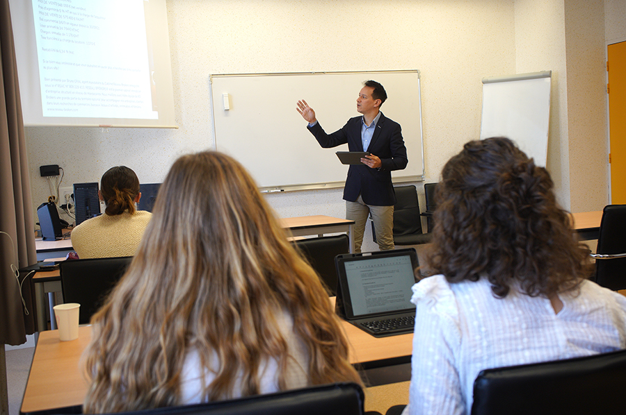 Sur le Campus Fénelon - Enseignement supérieur de La Rochelle, les étudiants en BTS Professions Immobilières reçoivent une formation complète en alternance, de la gestion de biens à la transaction !