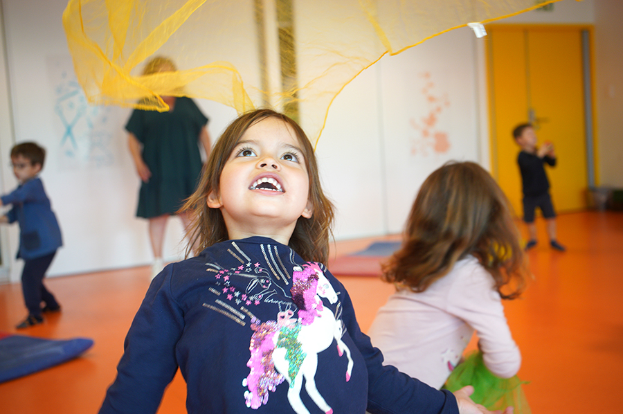 Avec le concours de l’association "Au Hiss et Petipas" et de son animatrice Yannick Robin, les élèves de Maternelle de l’école Fénelon Notre-Dame de Lagord ont été initiés aux arts du cirque.