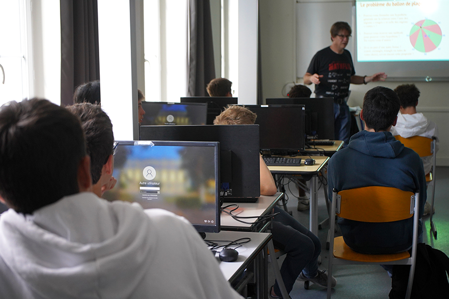 Les cellules grises des élèves de 2nde, 1re et Terminale du Lycée général Fénelon Notre-Dame de La Rochelle sont stimulées dès la première séance de l'option MATh.en.JEANS.