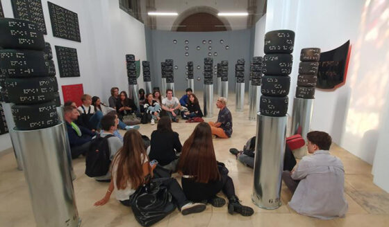 Pour les jeunes de l’option « Arts plastiques » du Lycée général Fénelon Notre-Dame de La Rochelle, l'année commence bien avec de belles rencontres, stimulantes sur le plan artistique.