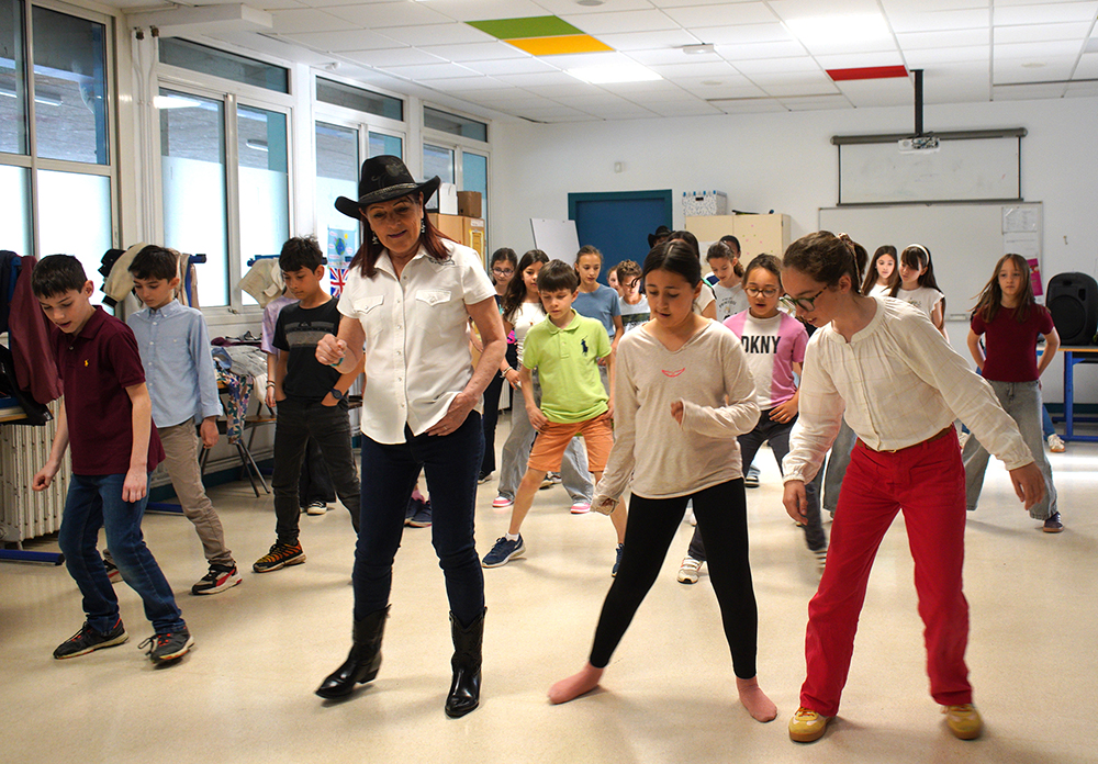 Les élèves des quatre classes de CM2 de l’école Fénelon Notre-Dame de La Rochelle bénéficient de séances d’initiation ludiques et dynamiques à la danse country.