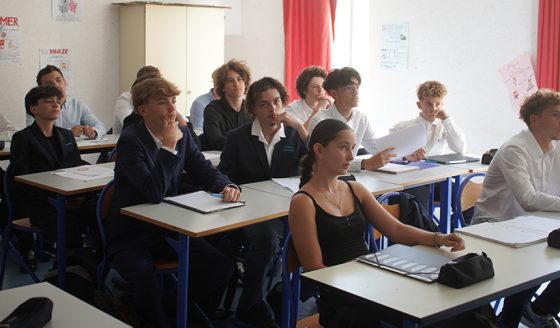 Créer et gérer une mini-entreprise : tel est le projet d’année des élèves de 1re Bac Pro MCVB (Métiers du Commerce et de la Vente) du Lycée Fénelon Notre-Dame de La Rochelle.
