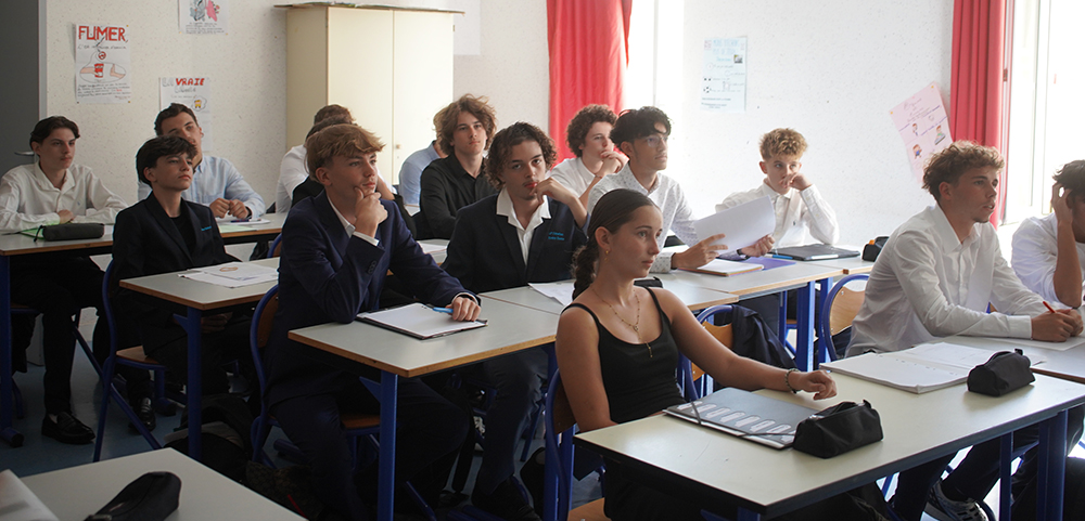 Créer et gérer une mini-entreprise : tel est le projet d’année des élèves de 1re Bac Pro MCVB (Métiers du Commerce et de la Vente) du Lycée Fénelon Notre-Dame de La Rochelle.